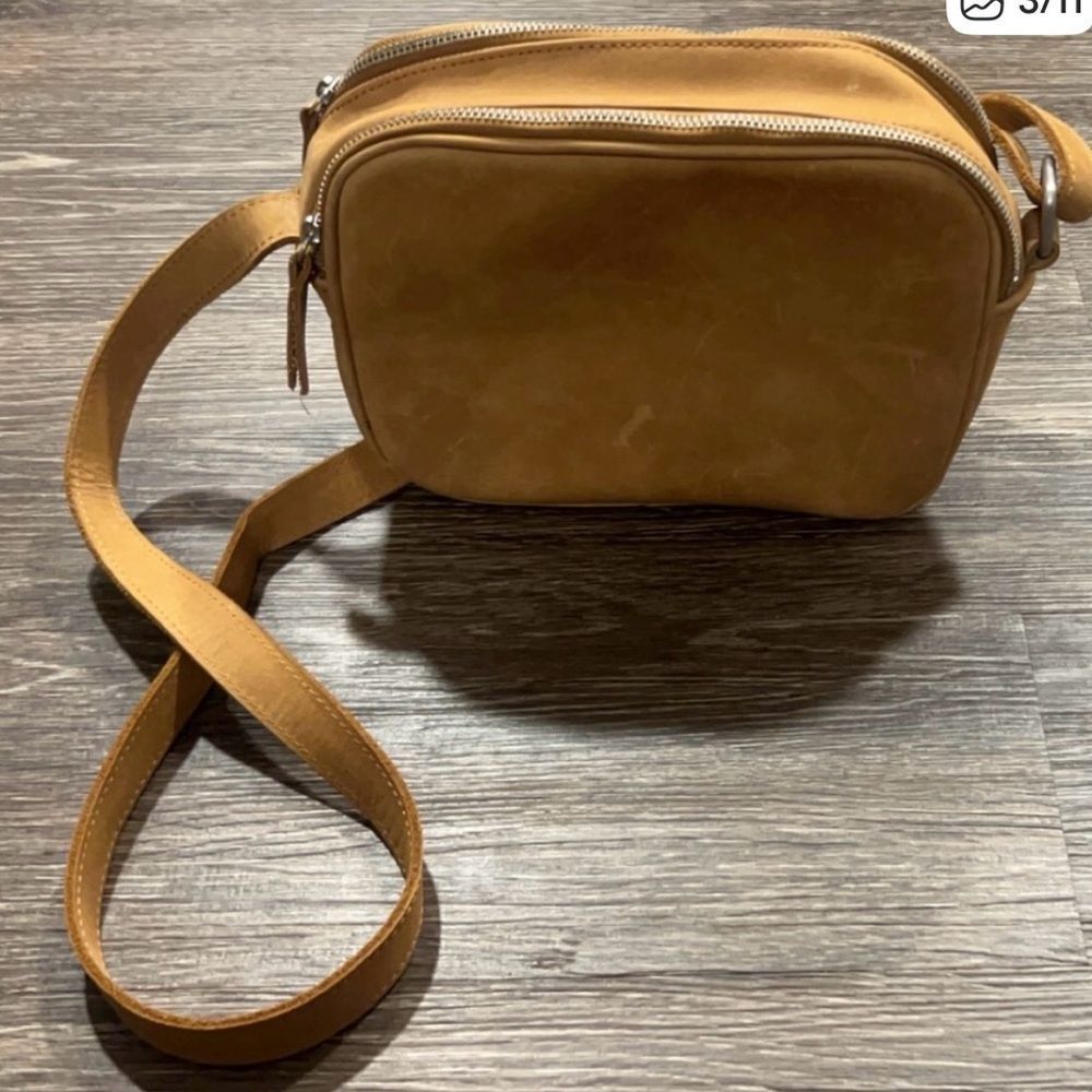 Duluth Trading Co. Tan Leather Crossbody Bag - Picture 4 of 16